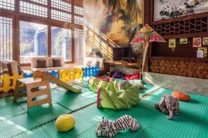 Children’s play area – indoor