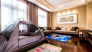 Suite ejecutiva, 1 habitación | Ropa de cama de alta calidad y minibar