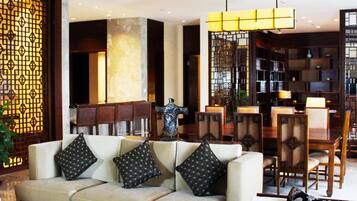 Premium bedding, minibar, in-room safe, desk