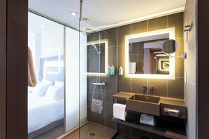 Eco-friendly toiletries, hair dryer, towels
