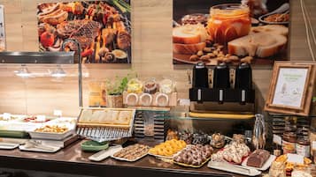 Desayuno buffet (EUR 15 por persona)