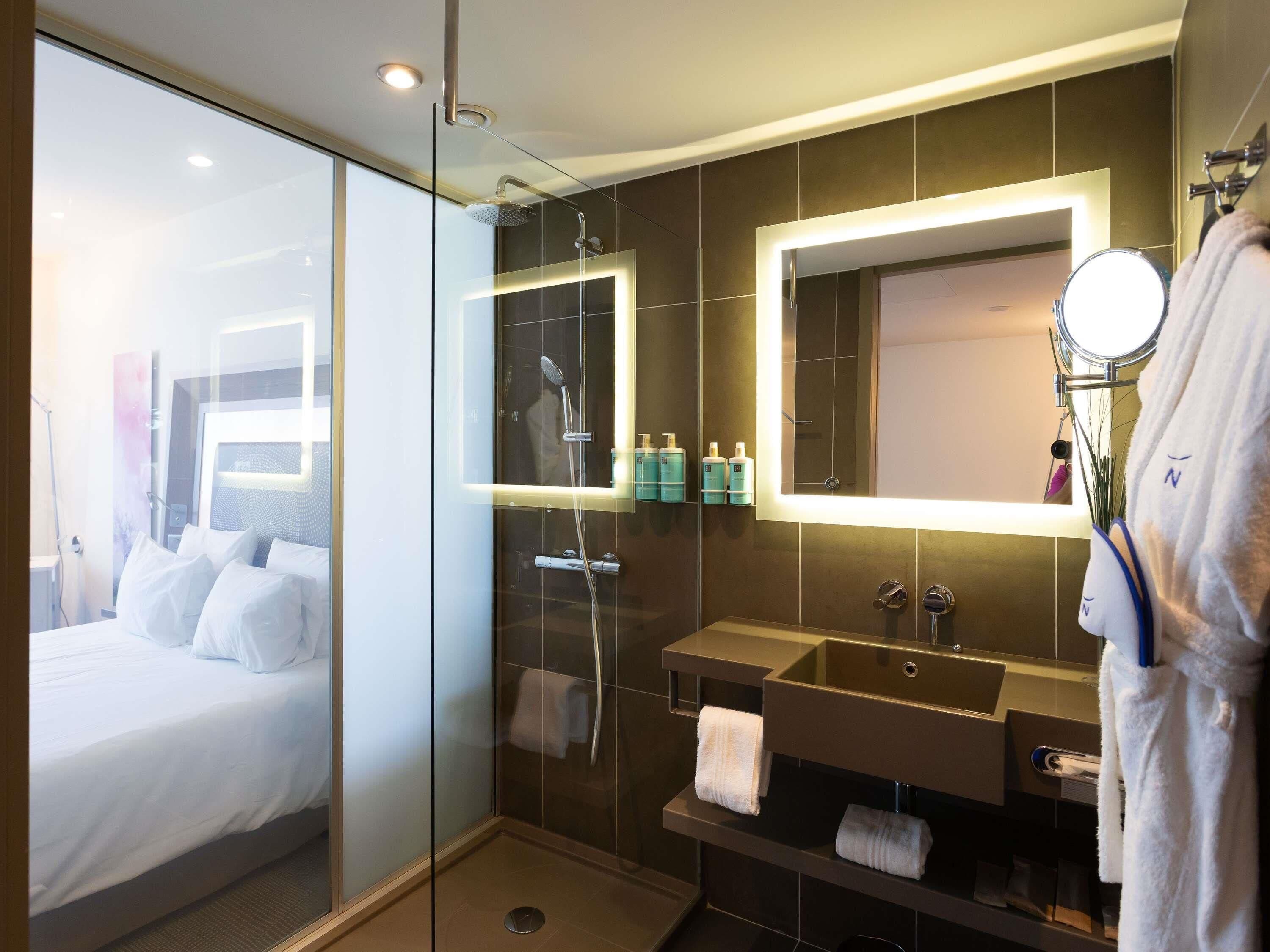 Quarto executivo, 1 cama de casal e sofá-cama | Roupas de cama antialérgicas