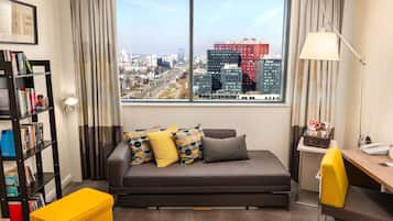 Room (Library) | Hypo-allergenic bedding, memory foam beds, free minibar items