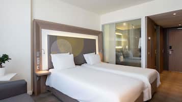 Superior Room, 2 Twin Beds | Hypo-allergenic bedding, memory foam beds, free minibar items