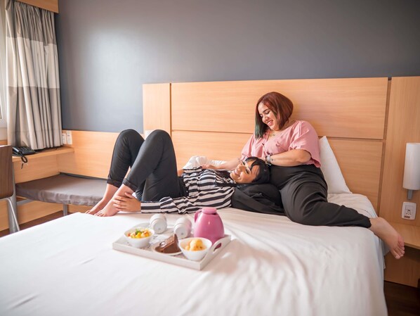 Minibar, bàn, phòng cách âm, truy cập Internet không dây miễn phí 