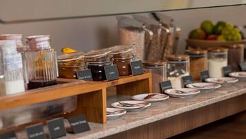 Daily buffet breakfast (BRL 56 per person)
