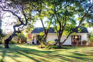 Property grounds - Musketeers Lodge (Bulawayo)