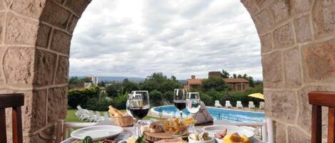 Buffet déjeuner gratuit tous les jours