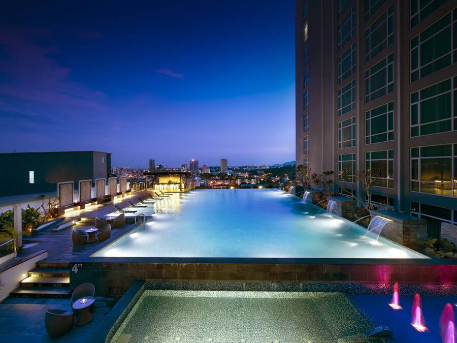 Außenpool, Liegestühle