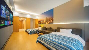 Habitación Confort con 2 camas individuales, 2 camas Queen size | Caja de seguridad en la habitación y decoración personalizada