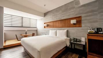 Premium bedding, down comforters, minibar, individually decorated