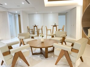 Sala de estar en el lobby