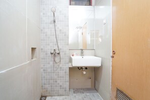 Separat badekar og bruser