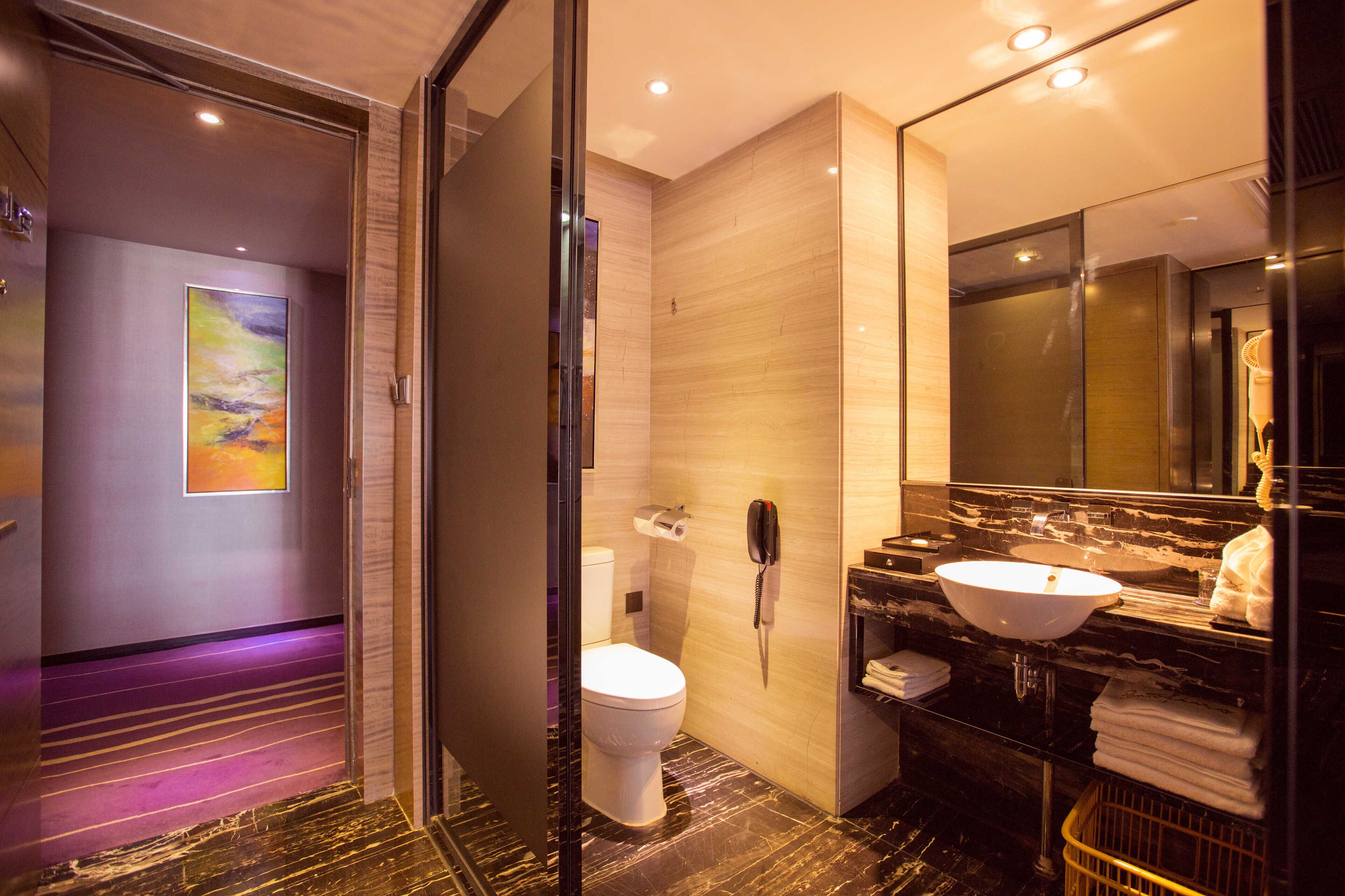 Photo - La Perle International Hotel