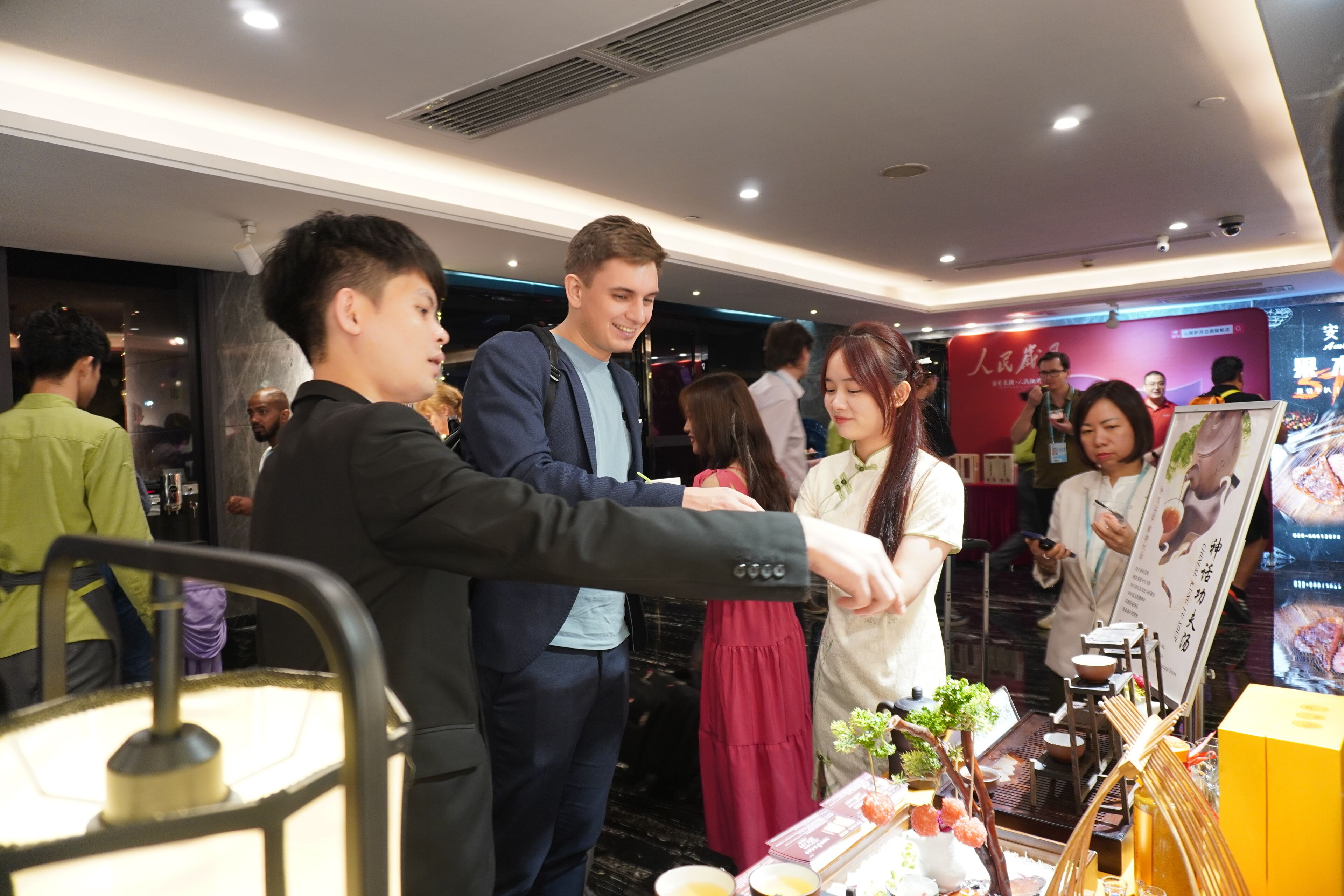 Photo - La Perle International Hotel