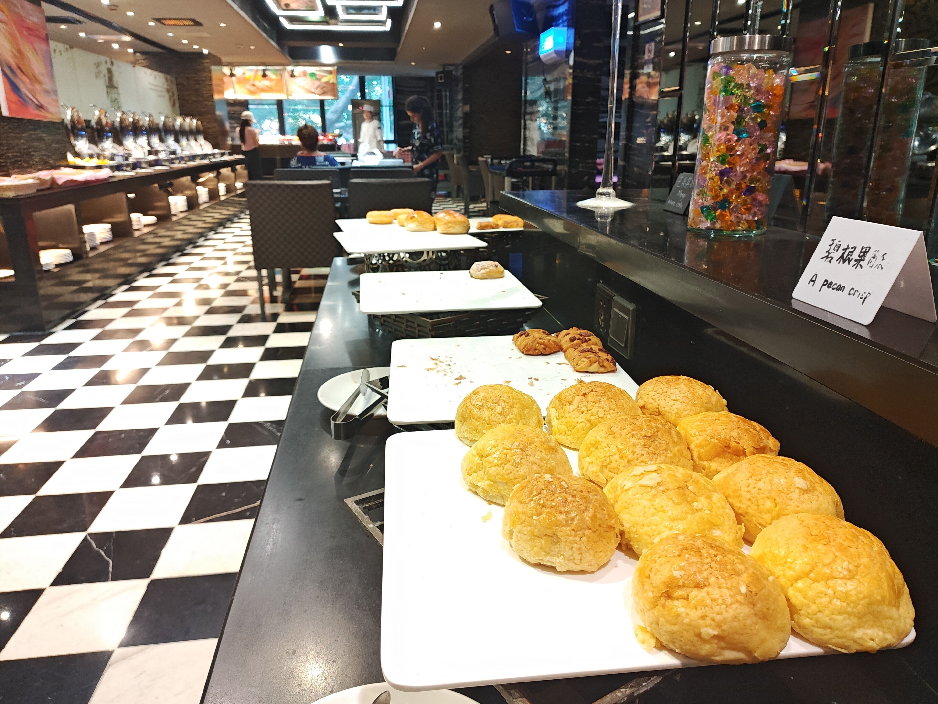 Photo - La Perle International Hotel