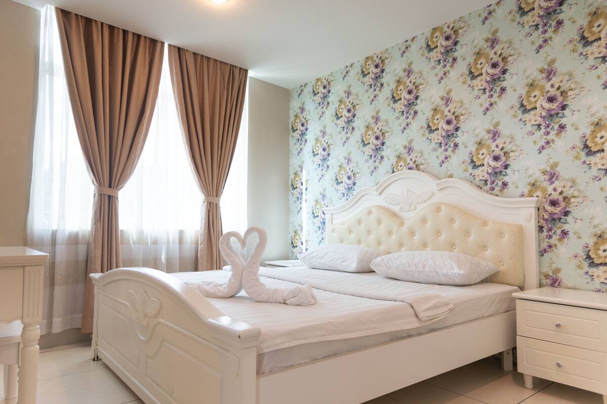 Suite familiar, 4 habitaciones | Colchones con acolchado adicional, minibar, escritorio