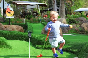 Mini-golf