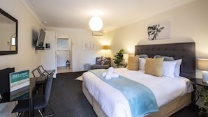 Luxury Room, Jetted Tub | Garden view