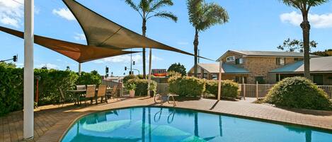 Kolam renang outdoor