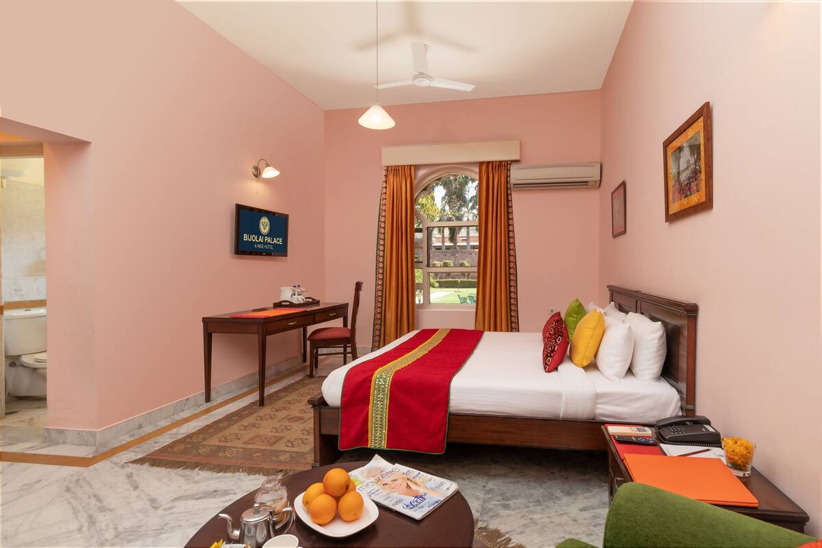 Heritage Room | โต๊ะทำงาน, ผ้าม่านกันแสง, เตารีด/โต๊ะรีดผ้า, Wi-Fi ฟรี