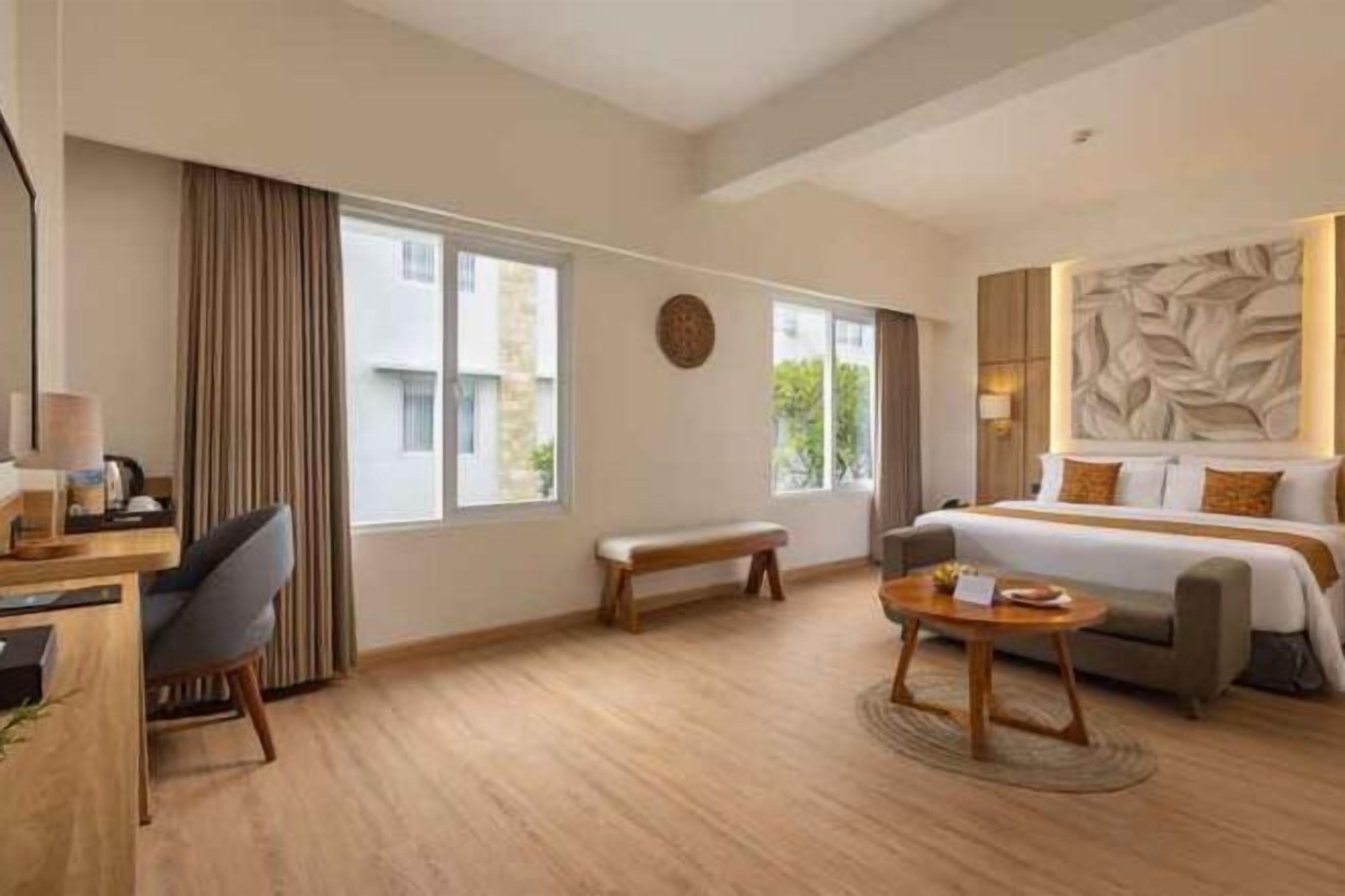 Artículos del minibar gratis y caja de seguridad en la habitación 