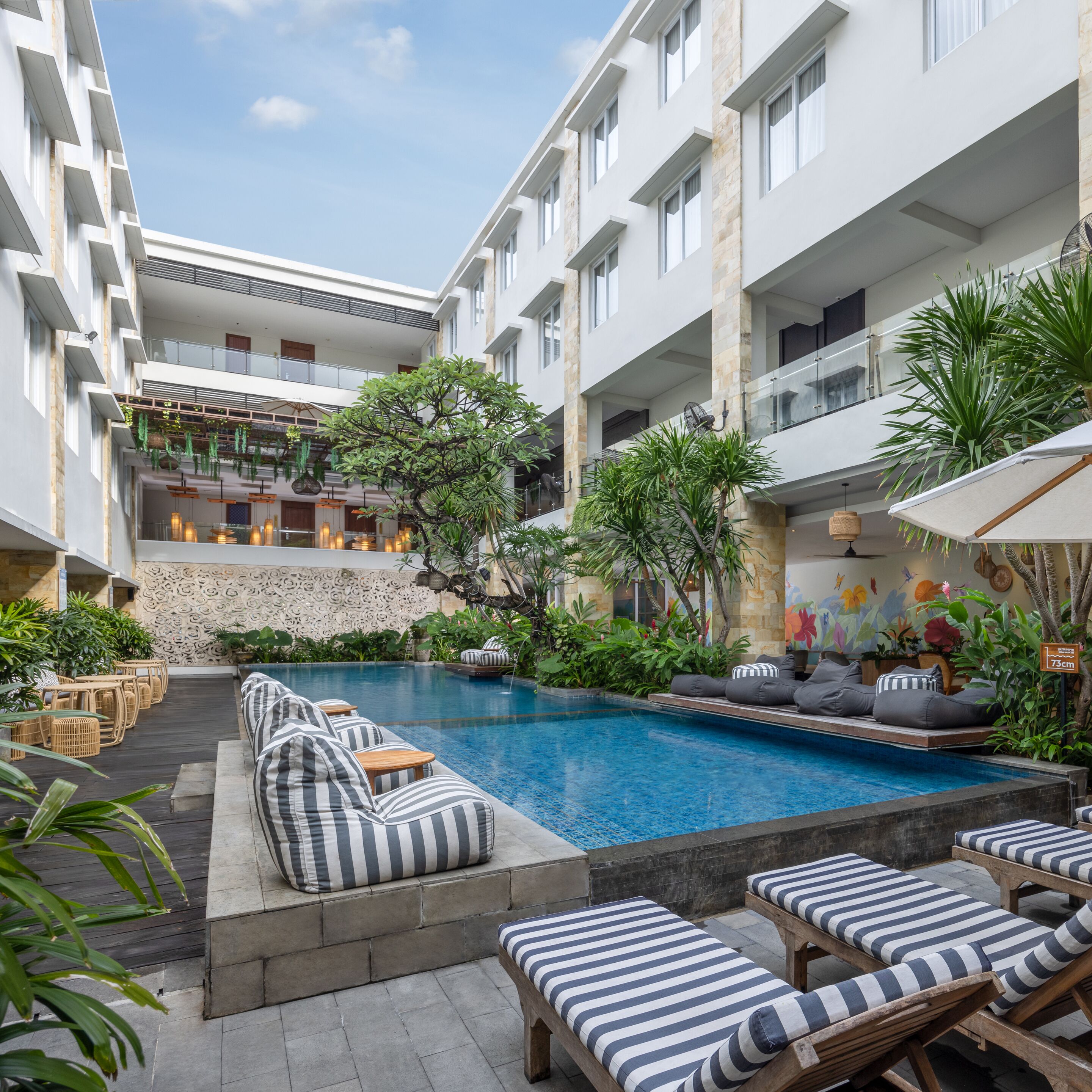 Outdoor pool, sun loungers