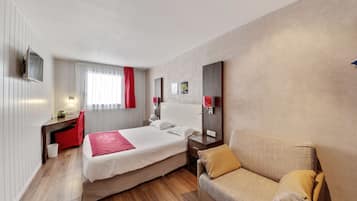 Standaard driepersoonskamer | Luxe beddengoed, verduisterende gordijnen, geluiddichte muren