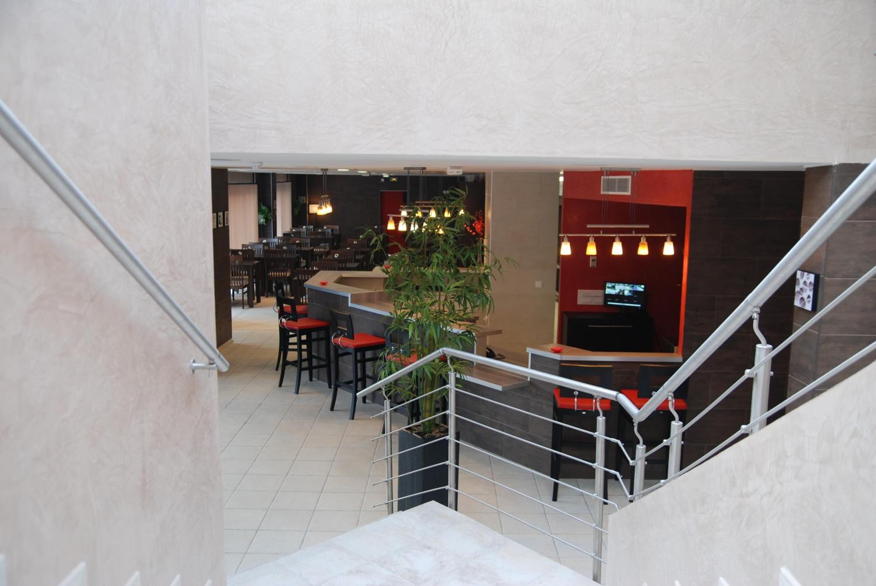 Photo - HOTEL PARIS PACIFIC VILLEJUIF- INSTITUT GUSTAVE ROUSSY ORLY RUNGIS BUS 131 Direct PARIS