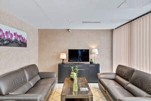 Área de estar no saguão