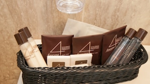 Premium bedding, minibar, in-room safe, desk - 4 Spa Hotel (Aci Castello)