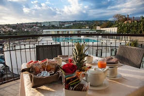 Premium bedding, minibar, in-room safe, desk - 4 Spa Resort Hotel (Aci Castello)