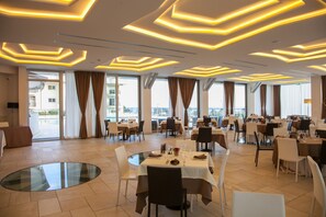 Lunch, dinner served; Italian cuisine, pool views - 4 Spa Resort Hotel (Aci Castello)