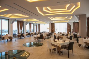 Lunch, dinner served; Italian cuisine, pool views  - 4 Spa Hotel (Aci Castello)