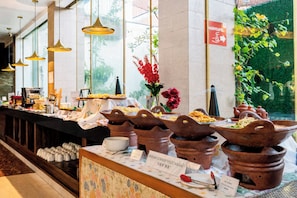 Daily buffet breakfast for a fee - The Atanaya Hotel Bali (Kuta)