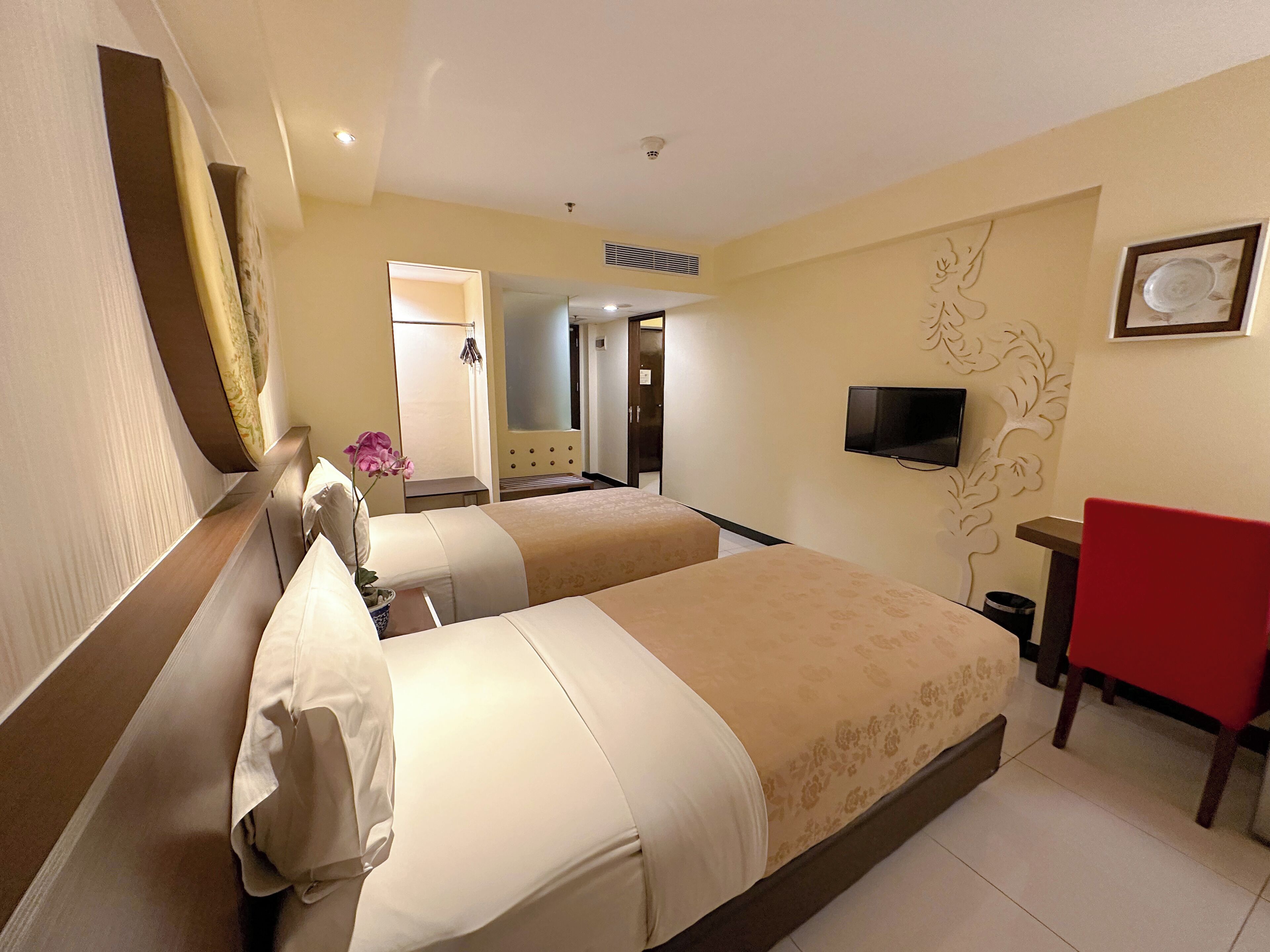 Ropa de cama de alta calidad y minibar 