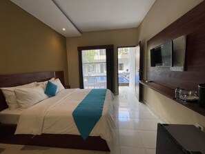 Deluxe Room | Memory foam beds, in-room safe, desk, free WiFi - Seminyak Point Guest House (Seminyak)