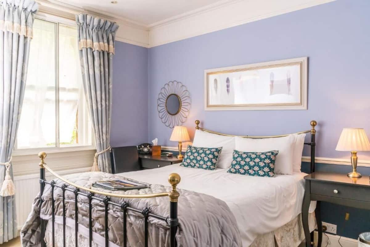 Superior Room | Iron/ironing board, free WiFi