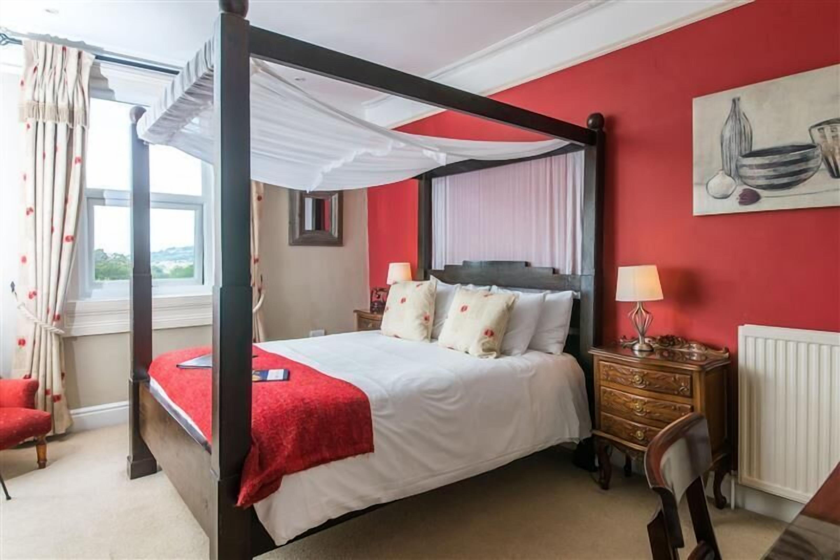 Suite – premium, balkong (Four Poster) | Strykejern/-brett og wi-fi (inkludert)