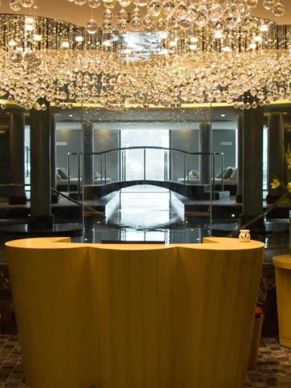 Couples treatment rooms, sauna, body treatments, aromatherapy, facials