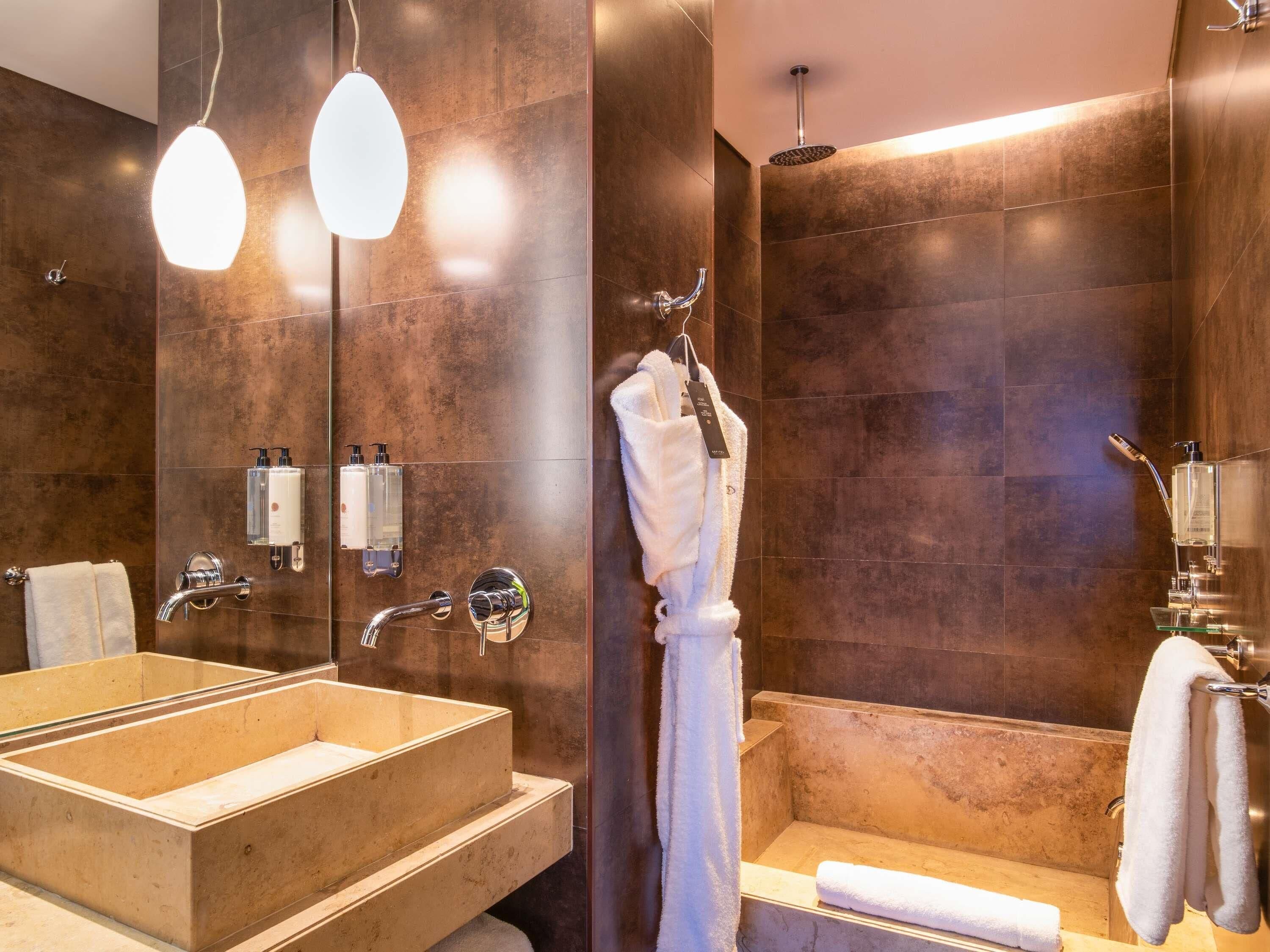 Minibar, in-room safe, desk, laptop workspace