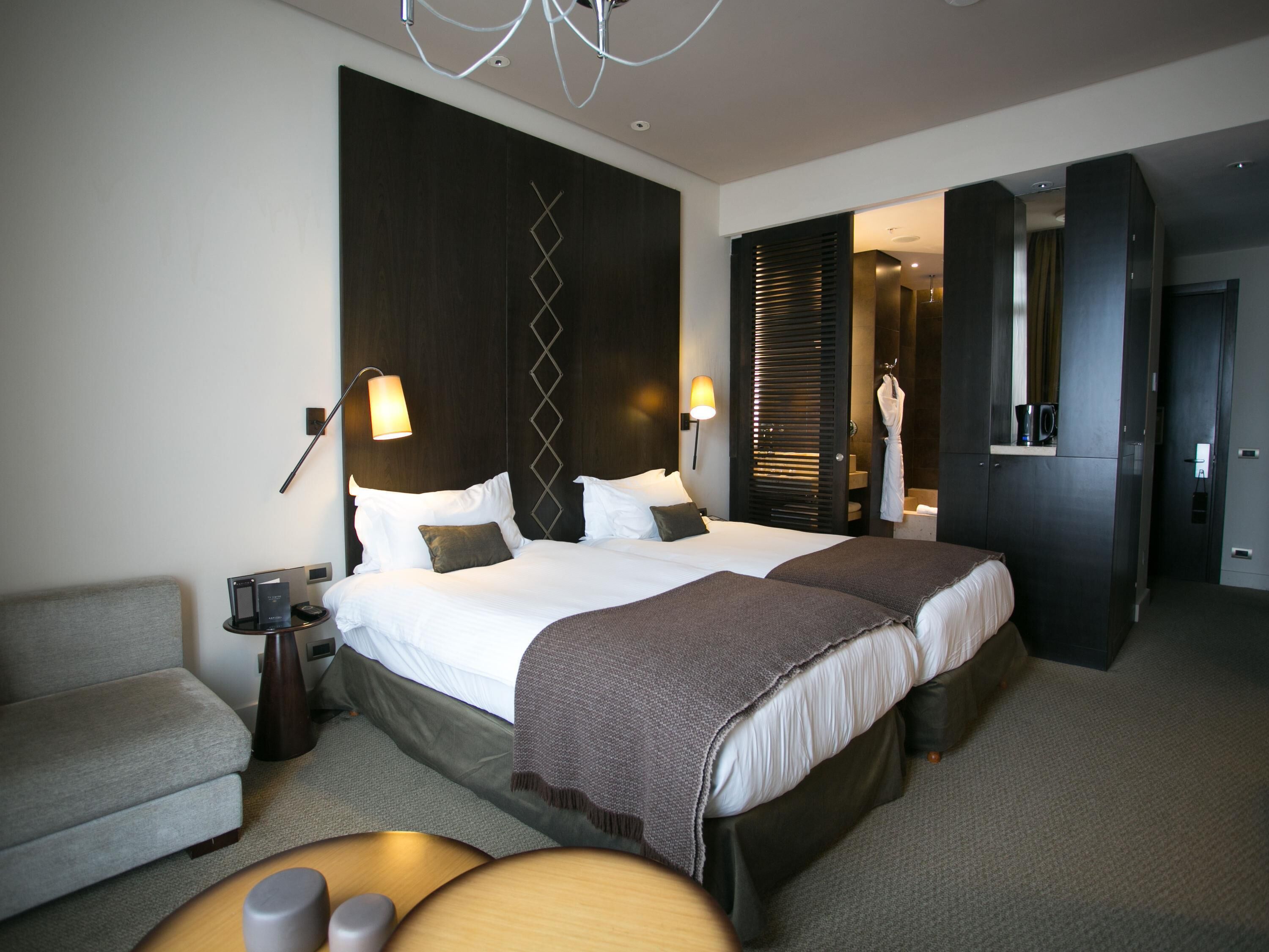 Superior Room, 2 Twin Beds, City View | Minibar, in-room safe, desk, laptop workspace