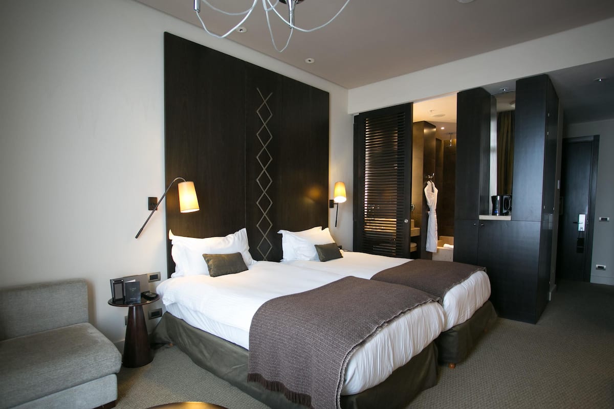 Superior Room, 2 Twin Beds, City View | Minibar, in-room safe, desk, laptop workspace