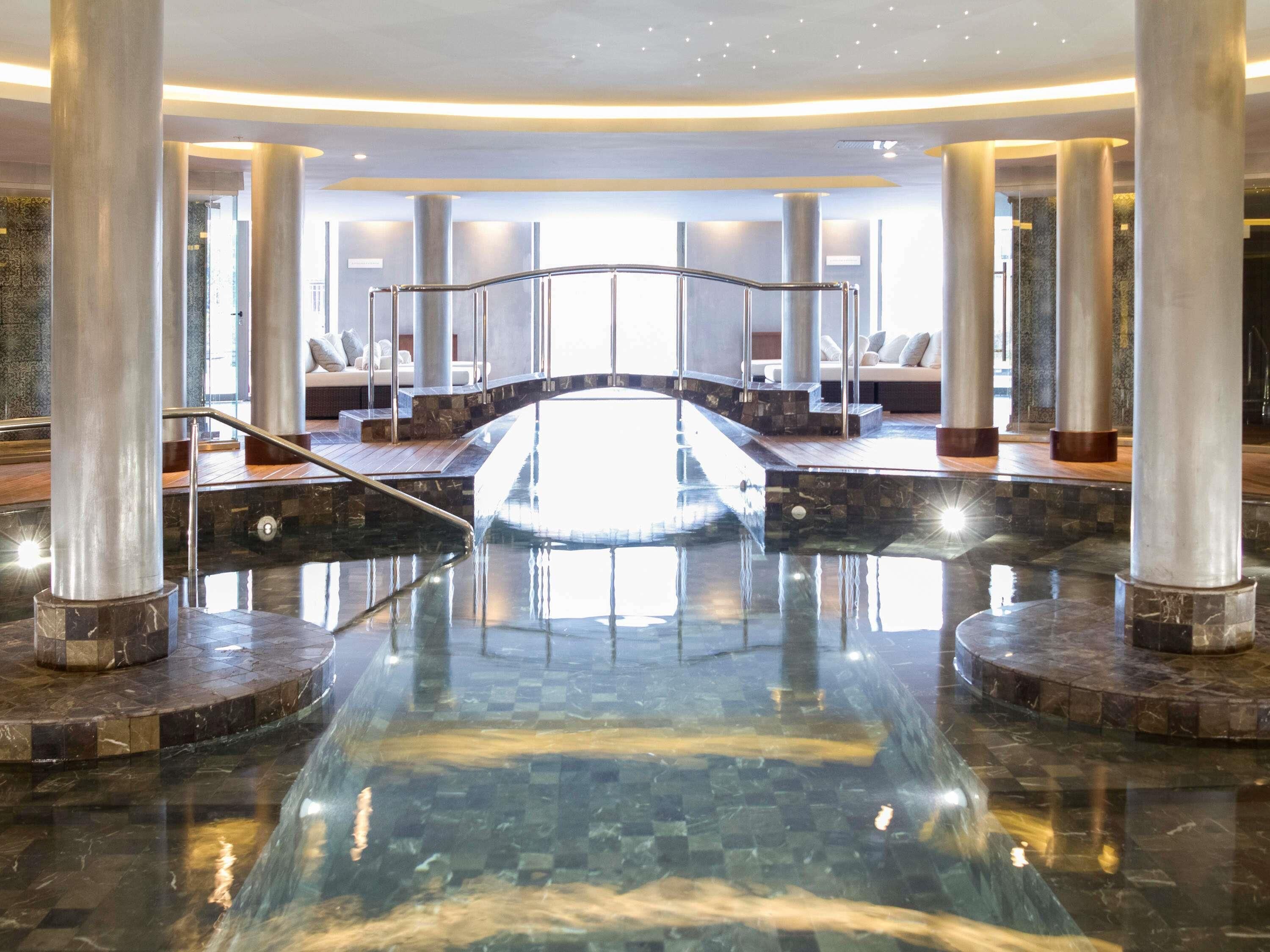 Salle de soins pour les couples, sauna, soins du corps, aromathérapie