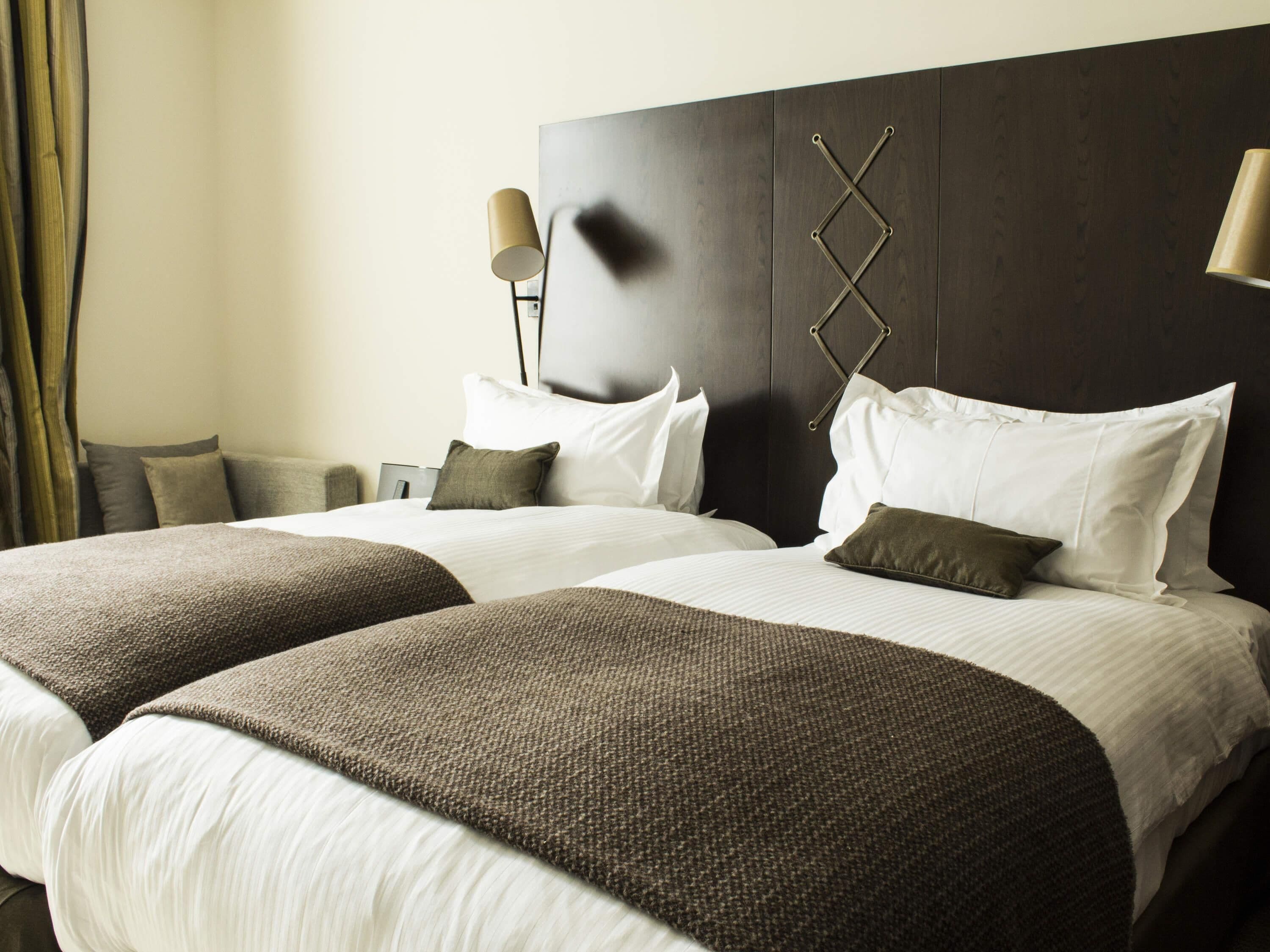 Luxury Room, 2 Twin Beds, River View | Minibar, in-room safe, desk, laptop workspace