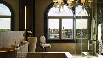 Suite, 1 King Bed, River View (Imperial)