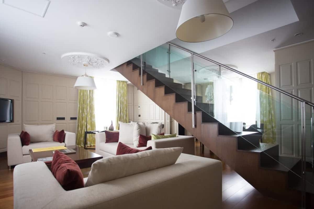 Suite, 1 King Bed, River View (Opera) | Minibar, in-room safe, desk, laptop workspace
