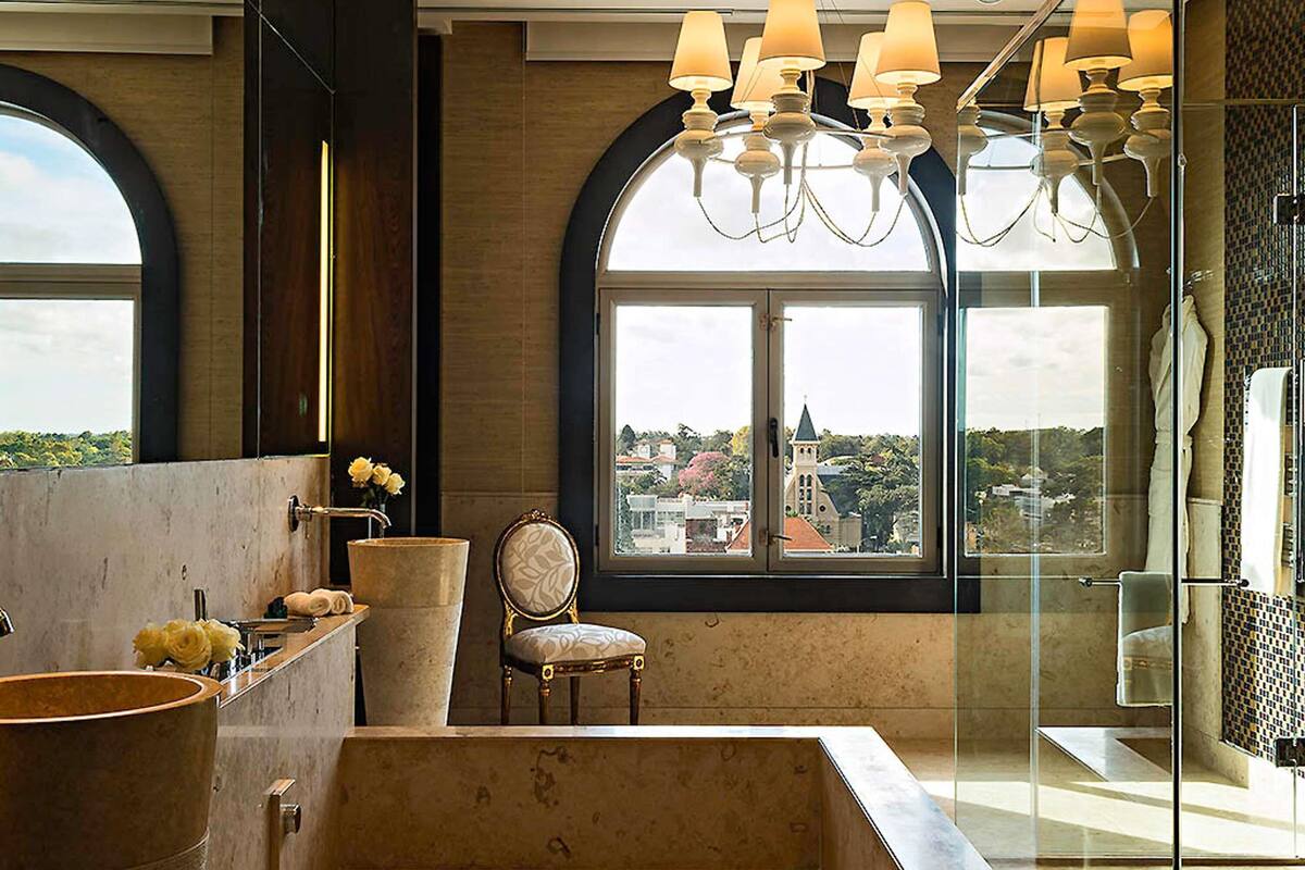 suite, 1 king bed, river view (imperial) | minibar, in-room safe, desk, laptop workspace