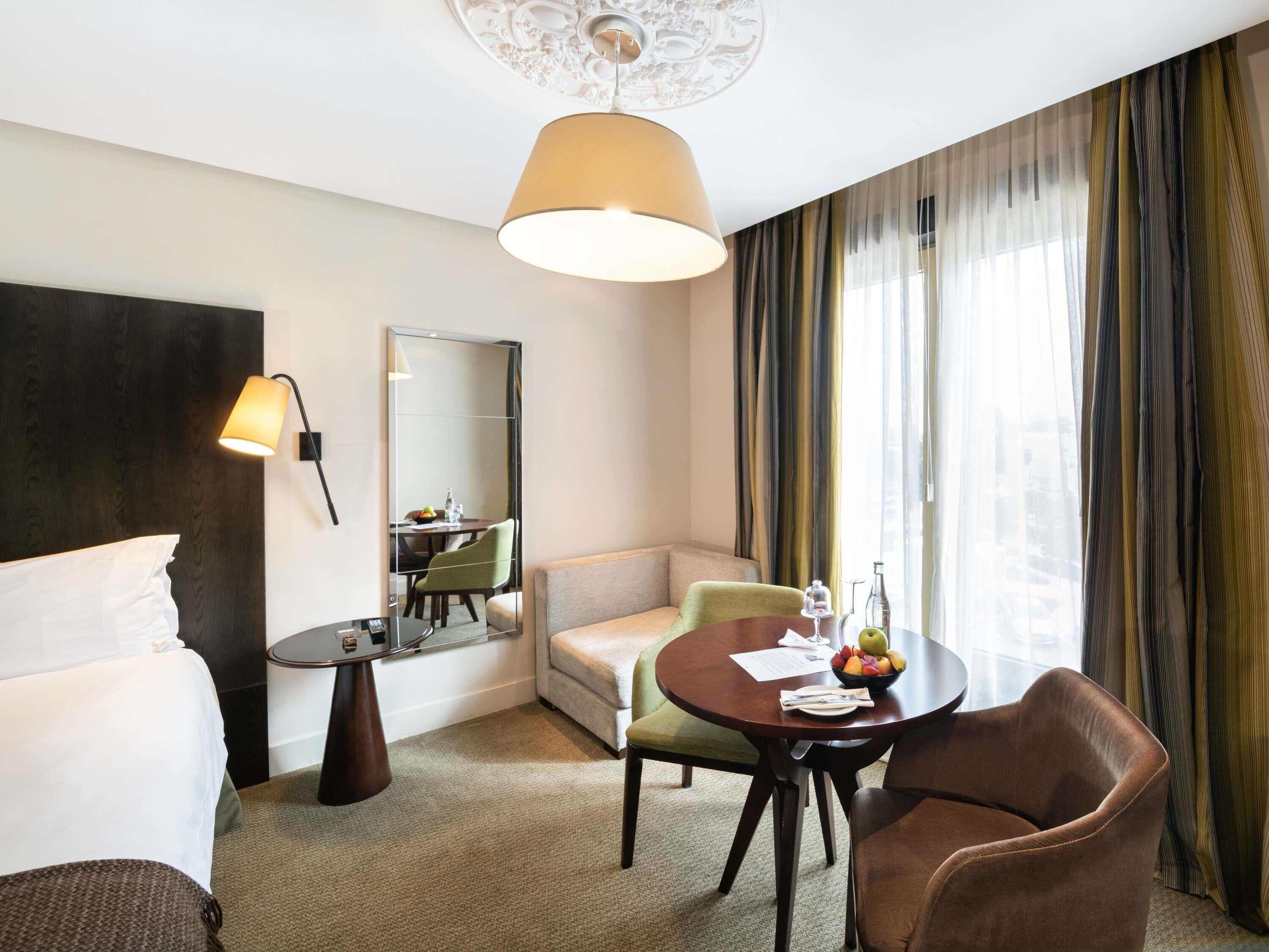 Minibar, in-room safe, desk, laptop workspace