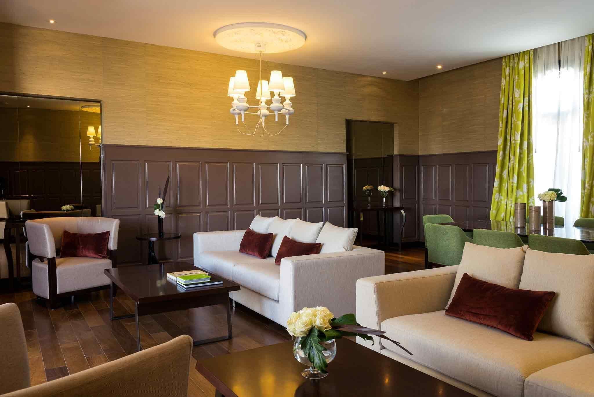 Minibar, in-room safe, desk, laptop workspace